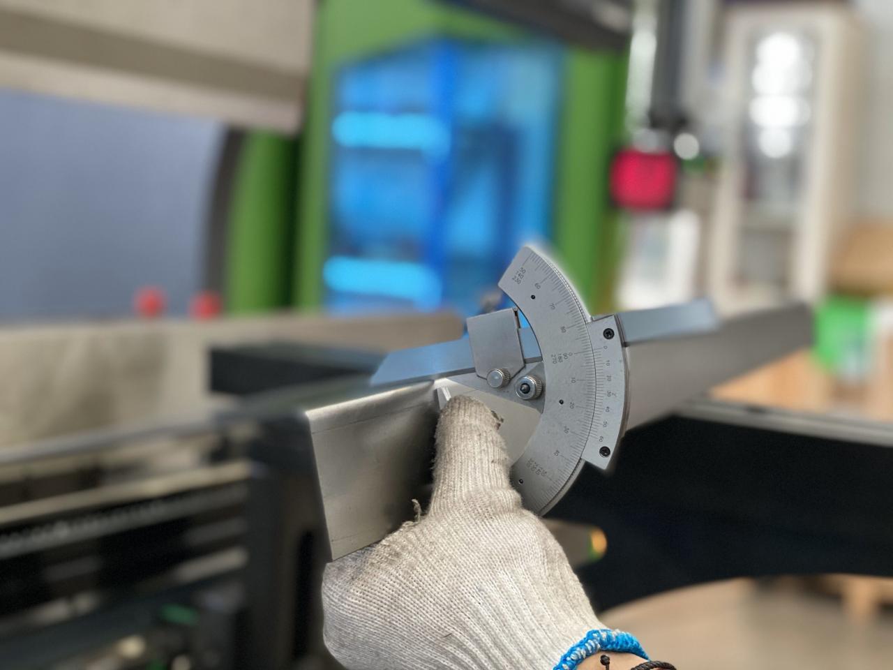 16mm Hydraulic Guillotine Shearing Machine For Sheet Metal Cutting 6 Meters