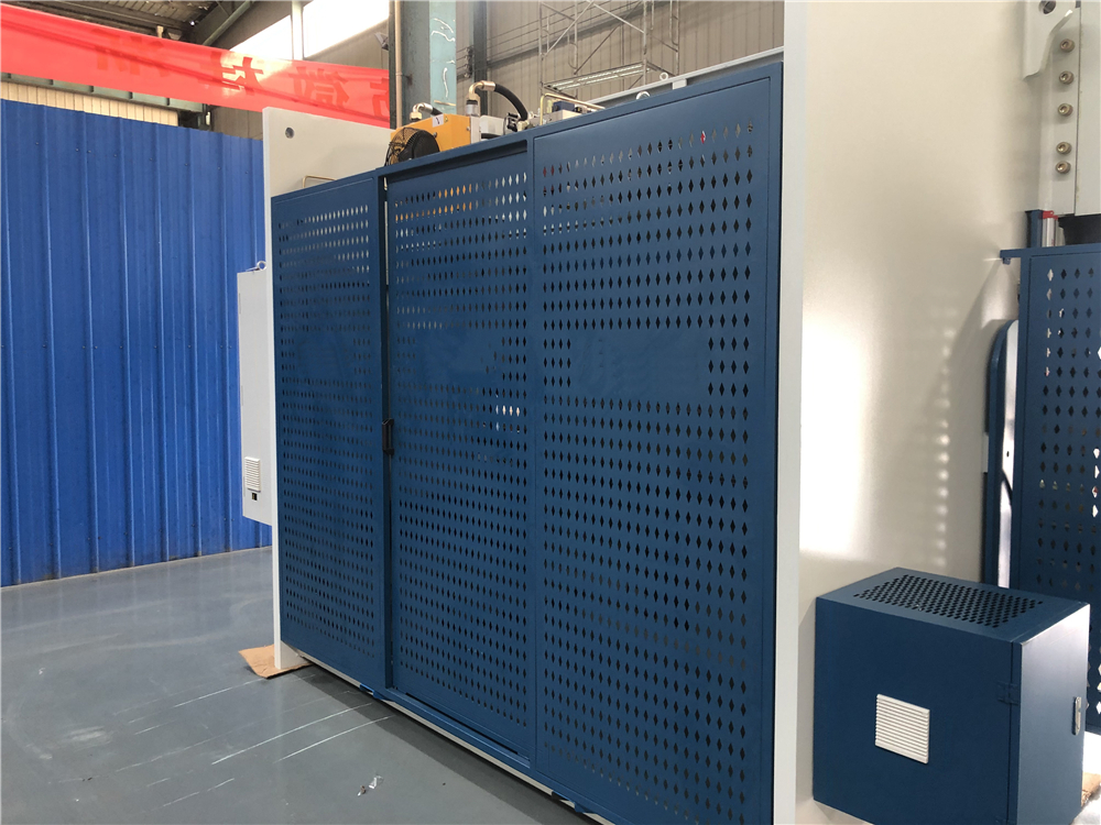 3+1 Axis Cnc Hydraulic Press Brake With Esa System 3+1 Axis Cnc Hydraulic Press Brake With Esa System