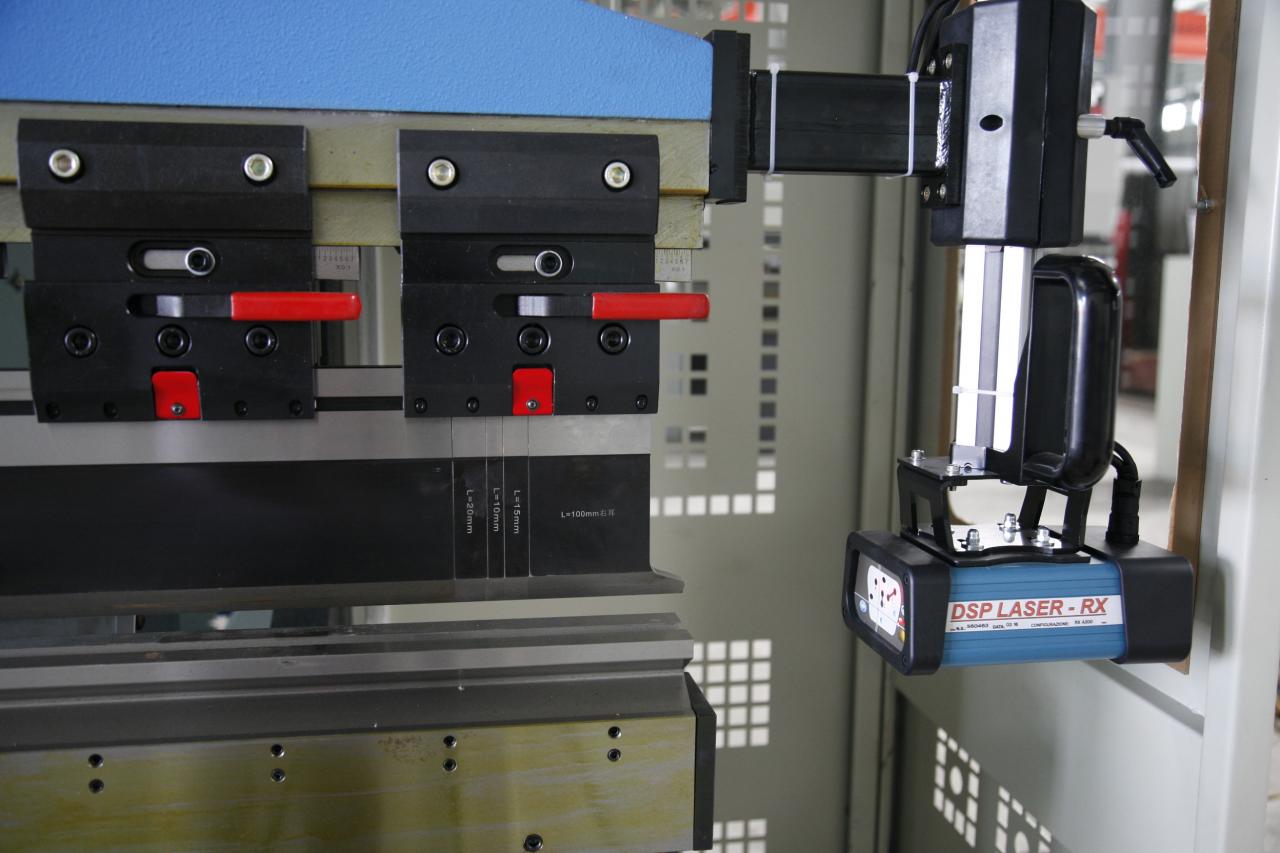 3+1 Axis Cnc Hydraulic Press Brake With Esa System 3+1 Axis Cnc Hydraulic Press Brake With Esa System