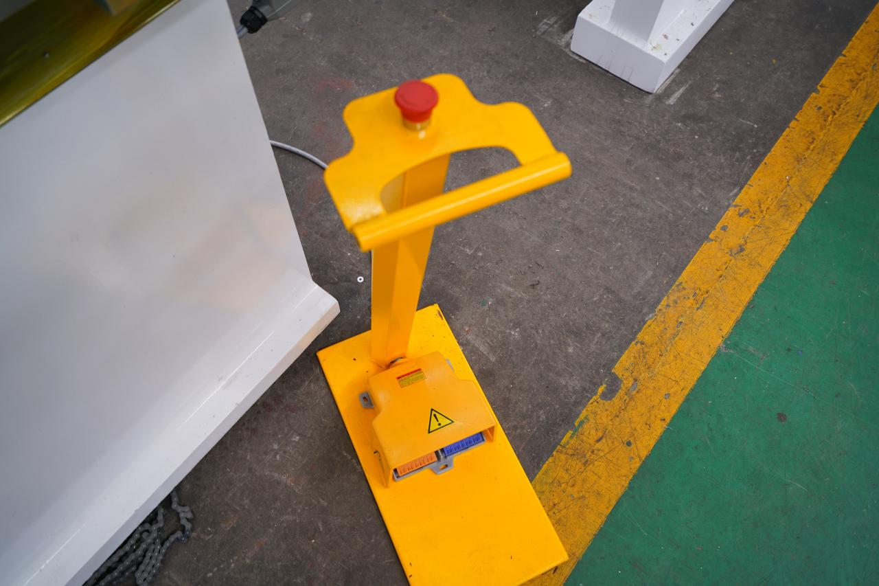 4 Axis Cnc Tandem Press Brake With Delem Da58t 2d Graphical Controller