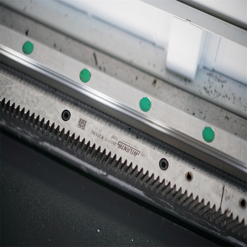 500W 1500W 4Kw Fiber Laser Cutting Machine Sheet Metal Laser Cutter 2000Watt 3kw