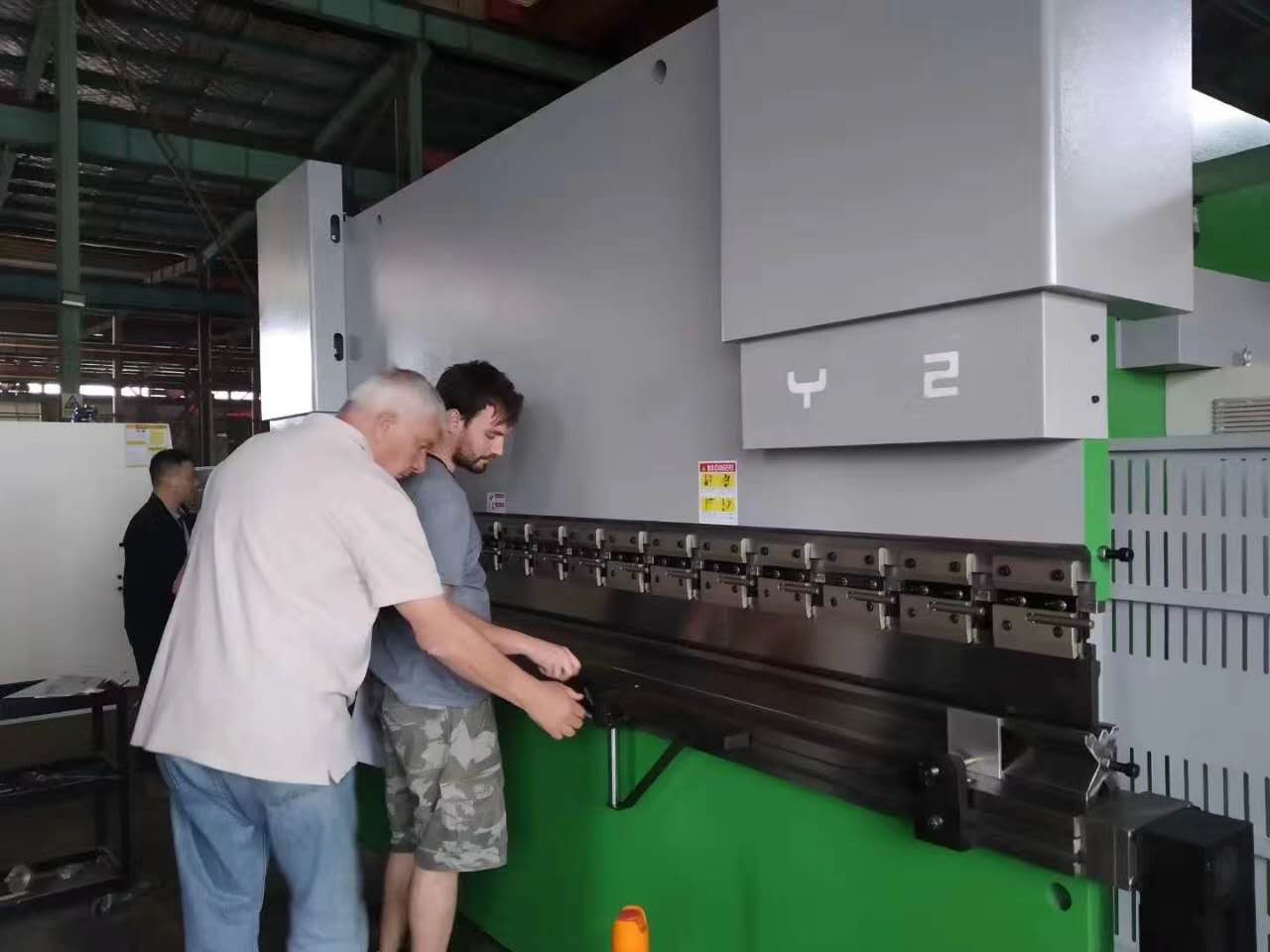 63 Ton Metal Steel Sheet Plate Bending Machine Cnc Hydraulic Press Brake For Metal Working 63 Ton Metal Steel Sheet Plate Bending Machine Cnc Hydraulic Press Brake For Metal Working