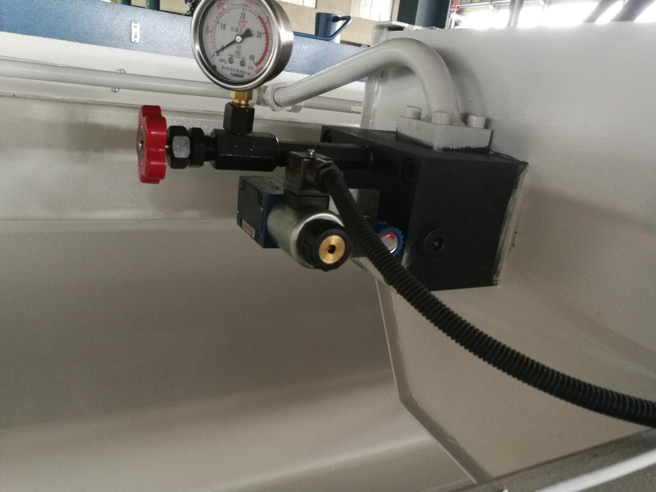 6mm Q11 Electric Sheet Plate Shearing Machine 8 Feet Sheet Metal Shearing Machine 6mm Q11 Electric Sheet Plate Shearing Machine 8 Feet Sheet Metal Shearing Machine