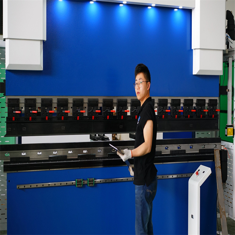 China 220t Cnc Bending Machine 6 1 Axis Hydraulic Press Brake Price
