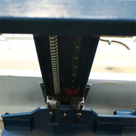 Treadle guillotine shearing machine in sheet metal industries