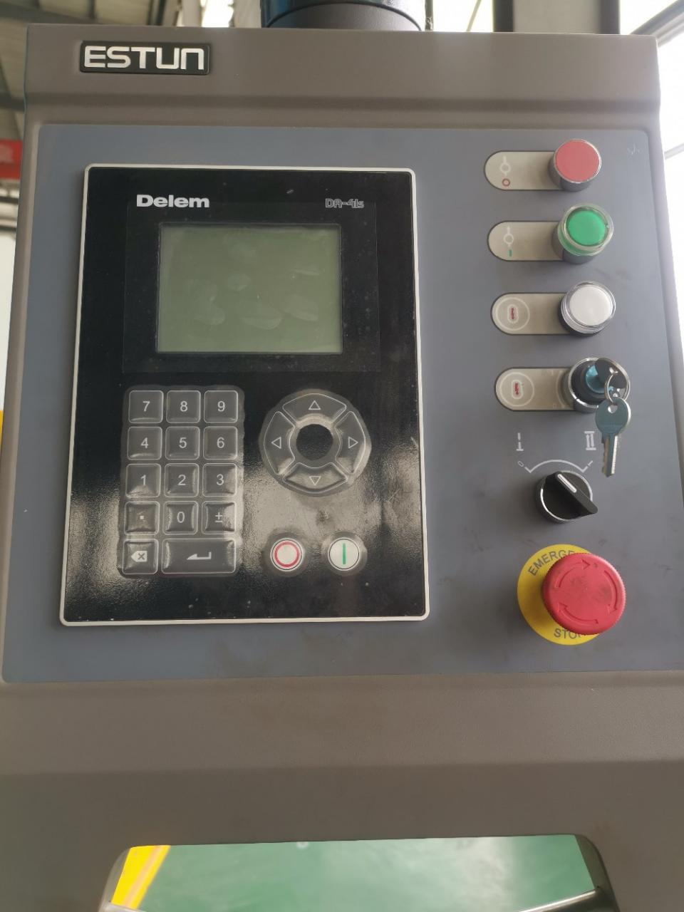 Hydraulic Stainless Steel Wc67y/k-300/6000 Mould Crowning Press Brake