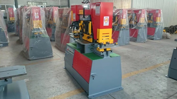 Q35y Series Multifunctional Hydraulic Iron Worker Combined Shearing And Punching Machine