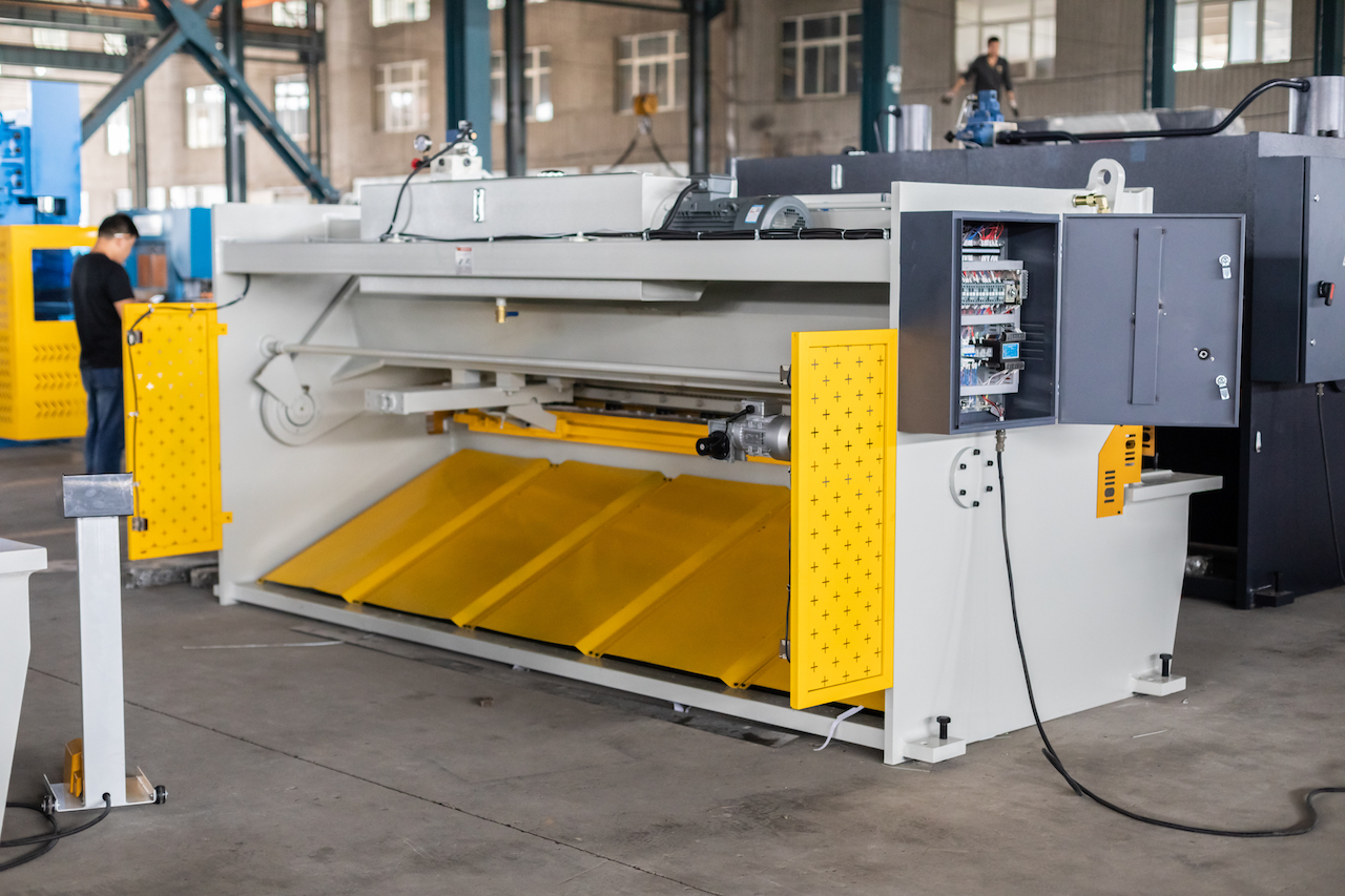 Qc11y 8x3200 Sheet Metal Shearing Machine Steel Plate Hydraulic Shearing Machine