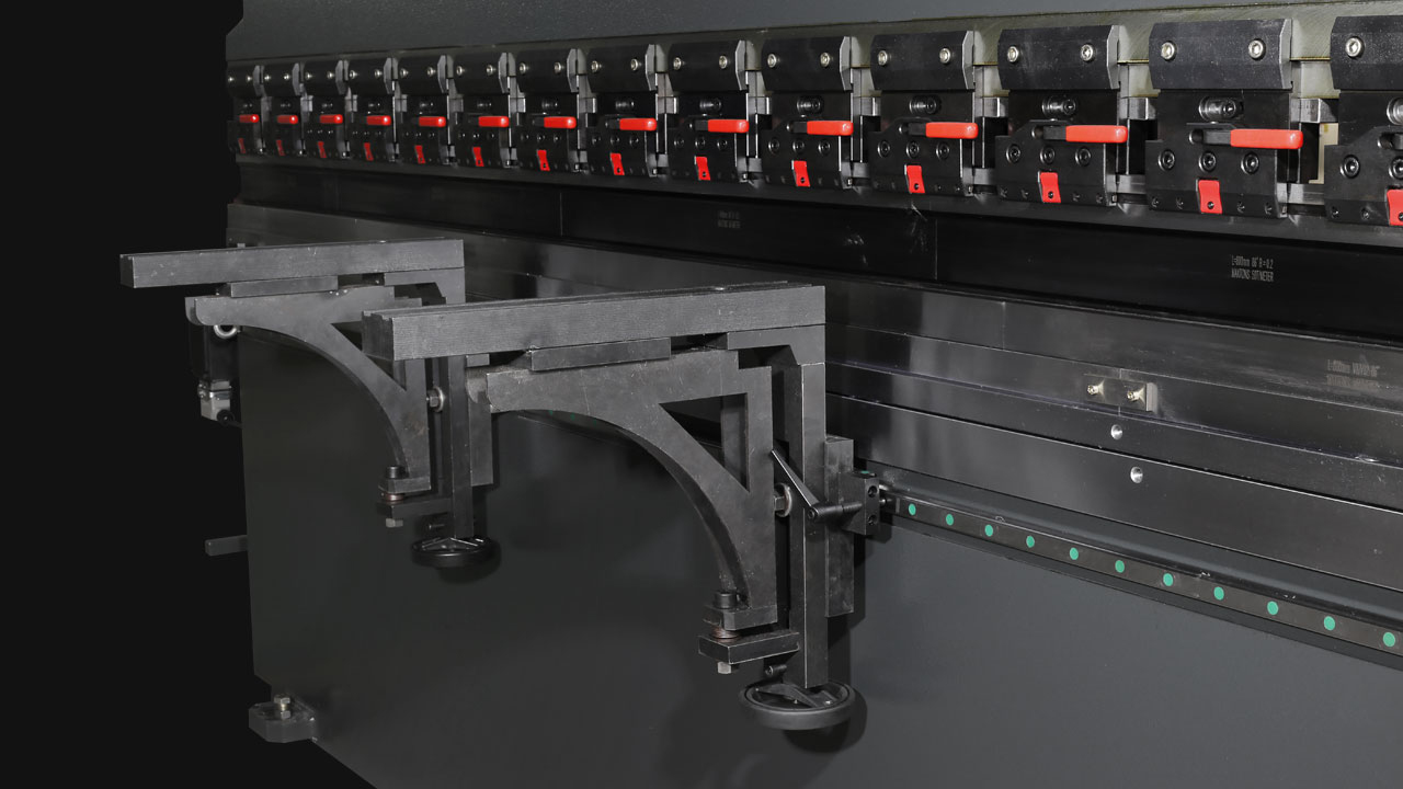 Wc67 Hydraulic Press Brake / CNC Press Bending Machine / Plate Bending Machine China Wc67 Hydraulic Press Brake / CNC Press Bending Machine / Plate Bending Machine China