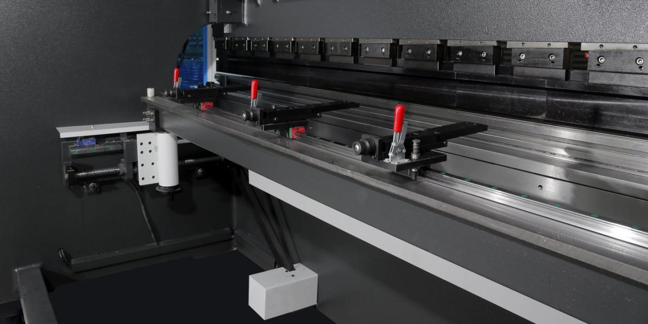 Wc67 Hydraulic Press Brake / CNC Press Bending Machine / Plate Bending Machine China Wc67 Hydraulic Press Brake / CNC Press Bending Machine / Plate Bending Machine China