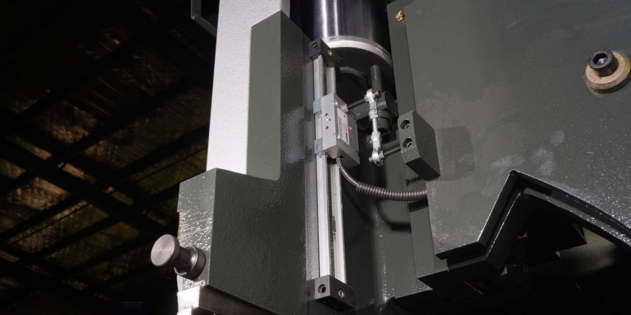 Wc67 Hydraulic Press Brake / CNC Press Bending Machine / Plate Bending Machine China Wc67 Hydraulic Press Brake / CNC Press Bending Machine / Plate Bending Machine China