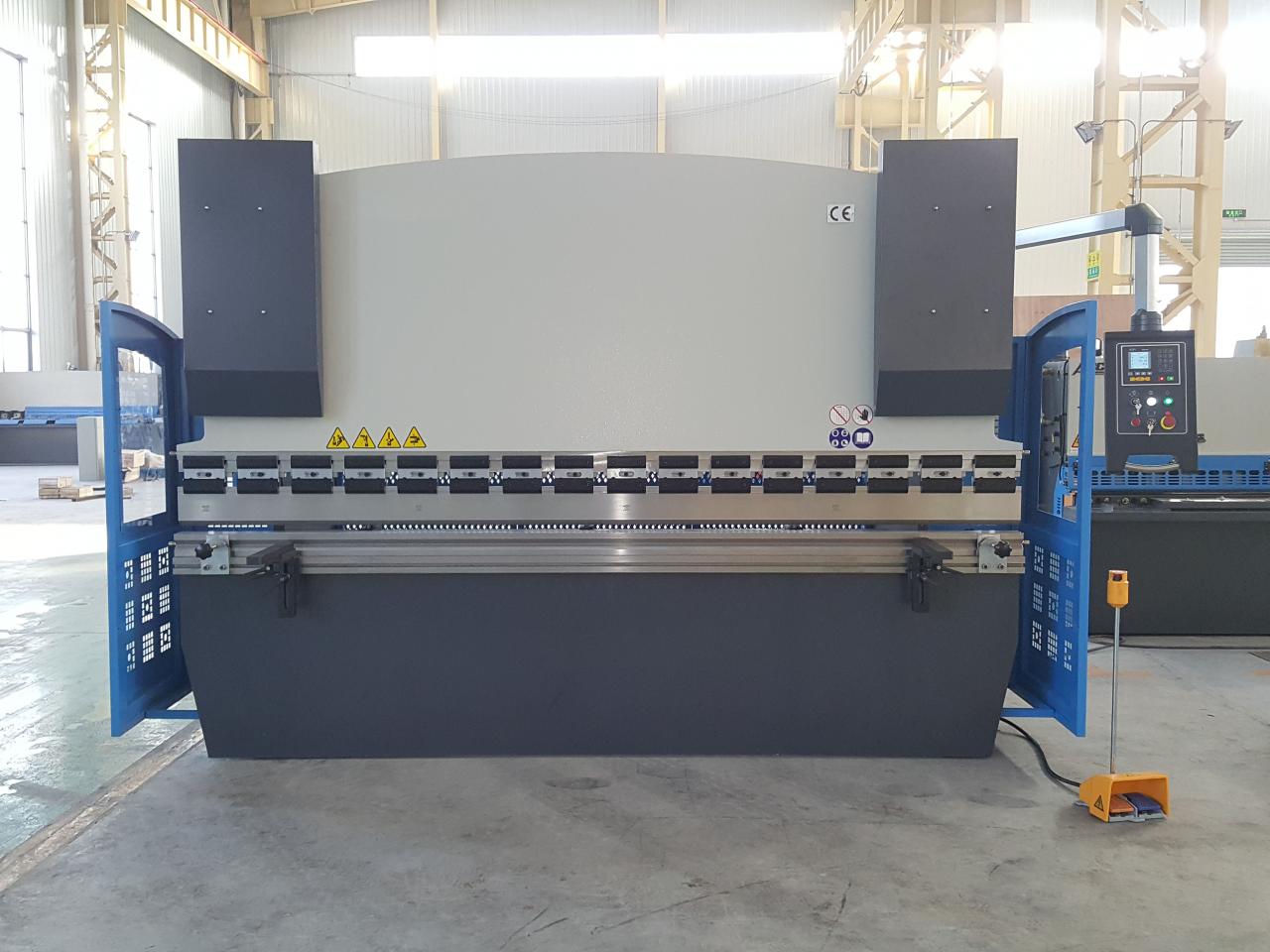 Wc67k 100 Ton 200 Ton Hydraulic Cnc Press Brake Machine For Iron Metal Steel Plate